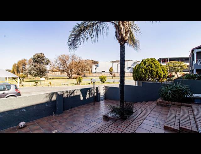 3 BEDROOM TOWNHOUSE FOR SALE IN MULBARTON